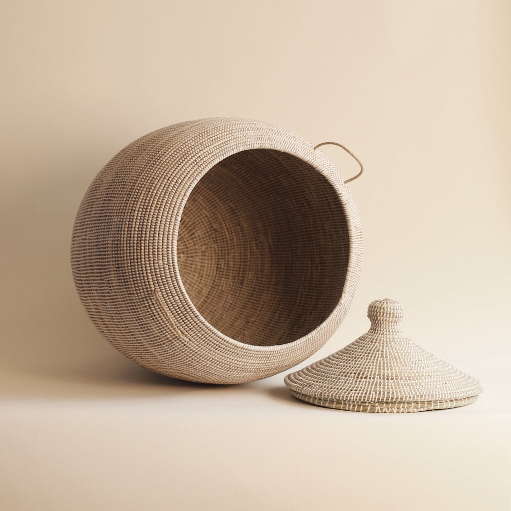 African Basket White EGG (Large) H 31-33’